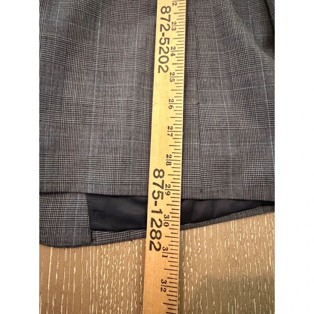 Jos. A. Bank Men's 44R Gray Blue Plaid 100% Wool Two Button Blazer Sport Coat